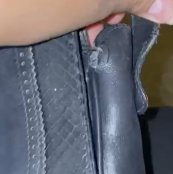 Salvatore Ferragamo Crossbody Leather Bag - Picture 10 of 10